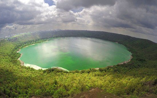 creator-lake-in-dr-congo-min creator-lake-in-dr-congo-min